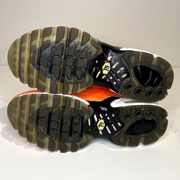 Nike TN Air Max Plus NS GPX Sneakers Youth Size 5.5 Total Orange/Black-White - Picture 8 of 8